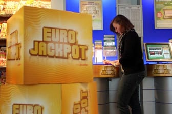 Mitfiebern und vom großen Gewinn träumen: "Lotto ist ein Spiel", sagt Glücksforscher Stephan Lermer