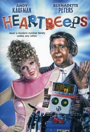 Andy Kaufman galt bis zu seinem frühen Tod 1984 als Kultkomiker, dessen Humor zuweilen völlig absurde Formen annahm. Absurd ist auch das Plakat zu seiner Science-Fiction-Komödie "Herzquietschen" (engl. "Heartbeeps", 1981). Der alberne Streifen um zwei Roboter, die sich ineinander verlieben, ist allerdings leider nur doof.