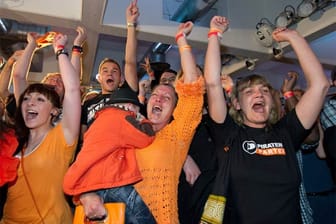Großer Jubel: Die Piratenpartei schafft bei der Landtagswahl im Saarland auf Anhieb 7,4 Prozent