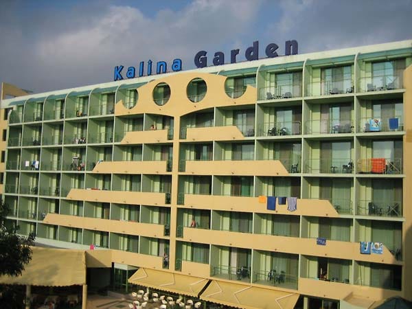 So sieht das "Hotel Kalina Garden" in Bulgarien von außen aus.