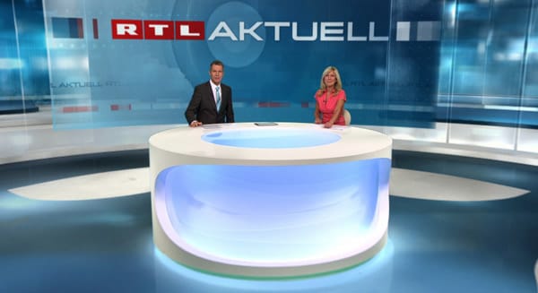 So kennt man Peter Kloeppel seit 20 Jahren: Solange moderiert der 53-Jährige nämlich schon "RTL Aktuell".