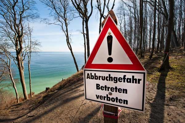 Rügen wappnet sich mit Warnschildern für die Osterbesucher.