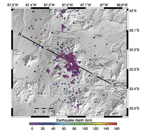 Erdbeben: Die meisten Beben im Uturuncu ereignen sich nahe der Oberfläche, wo das Gestein spröde ist; in der Tiefe ist es heißer und damit weicher. Wissenschaftler meinen, dass die Signale einen Supervulkan verraten, den bislang niemand auf der Rechnung hatte.