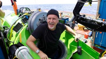 "Titanic"-Regisseur James Cameron hat sich einen Traum erfüllt und ist mit einem Spezial-U-Boot zum tiefsten Punkt der Weltmeere getaucht.