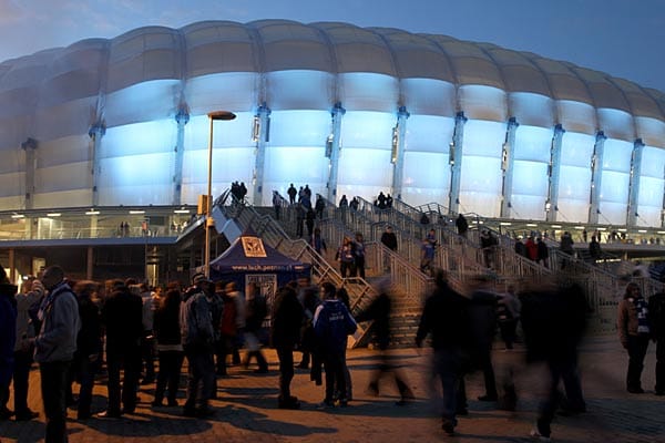 Das Stadion Miejski wurde 1980 eröffnet, für die EM allerdings komplett renoviert. Es bietet 43.000 Fans Platz.
