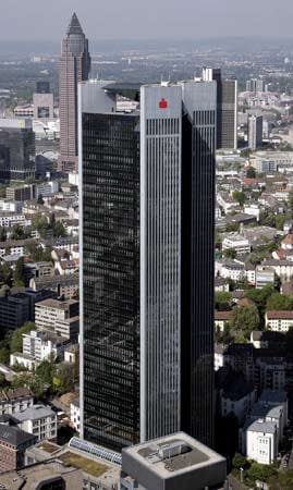 186 Meter hoch und 47 Stockwerke: Das Trianon befindet sich natürlich in Frankfurt am Main und wurde 1993 eröffnet. (Quelle: Emporis)