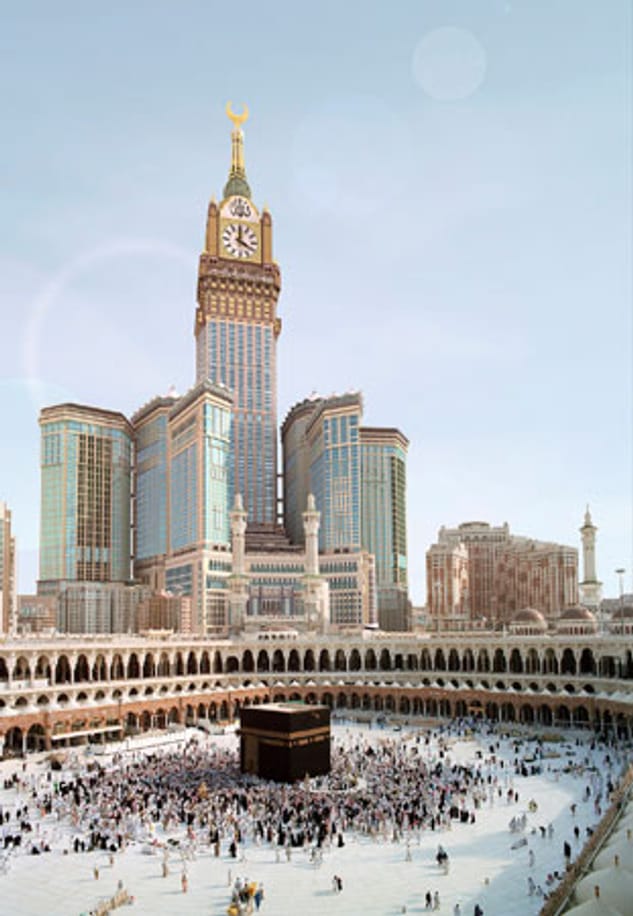 Der Makkah Clock Royal Tower steht in der Heiligen Stadt in Mekka. Er hat eine Höhe von 601 Metern. Damit ist der Tower das dritthöchste Gebäude in der Welt. (Quelle: Emporis)