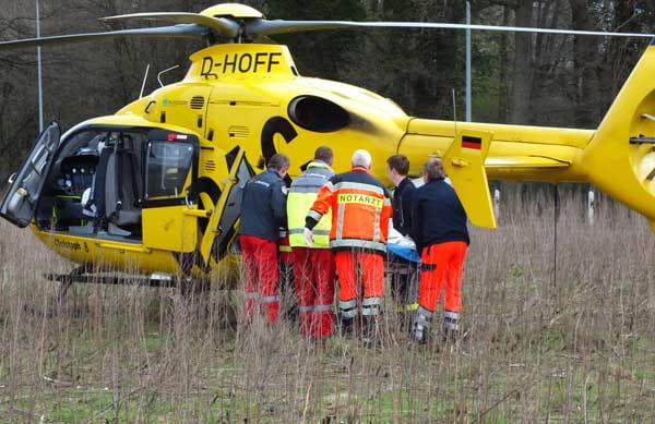 Dem Sprecher der Firma zufolge war um 14.18 Uhr auf dem Gelände der Firma Evonik eine Anlage zur Verarbeitung von CDT explodiert - einem Rohstoff, der zur Herstellung diverser Kunststoffe benötigt wird. Dem Sprecher der Firma zufolge war um 14.18 Uhr auf dem Gelände der Firma Evonik eine Anlage zur Verarbeitung von CDT explodiert - einem Rohstoff, der zur Herstellung diverser Kunststoffe benötigt wird.