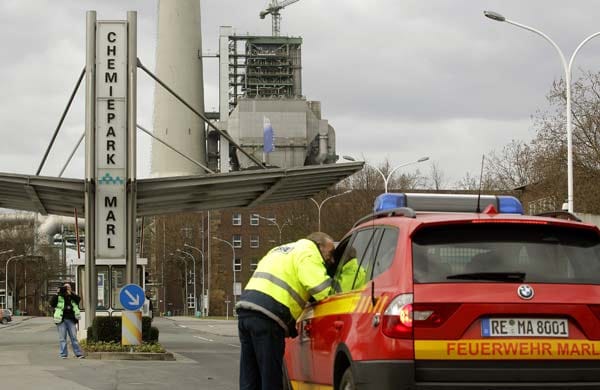 Rettungskräfte waren im Großeinsatz. Fünf Löschzüge mit rund 100 Feuerwehrleuten waren vor Ort. Rettungskräfte waren im Großeinsatz. Fünf Löschzüge mit rund 100 Feuerwehrleuten waren vor Ort.