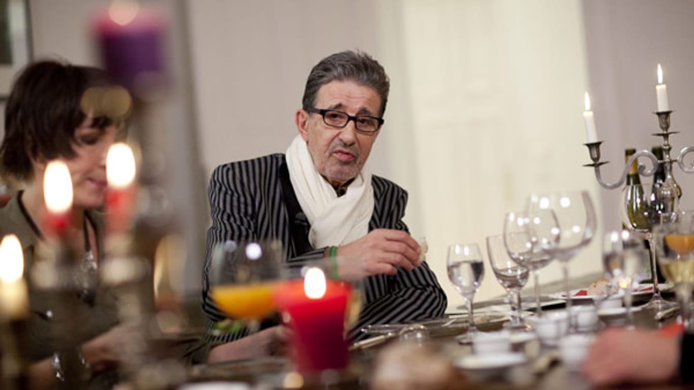 Miese Stimmung: Beim Promi-Dinner rastete Schauspieler Rolf Zacher aus.