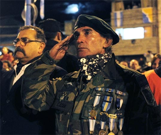 Ein Veteran des Falklandkrieges bei einer Gedenkveranstaltung Ein Veteran des Falklandkrieges bei einer Gedenkveranstaltung