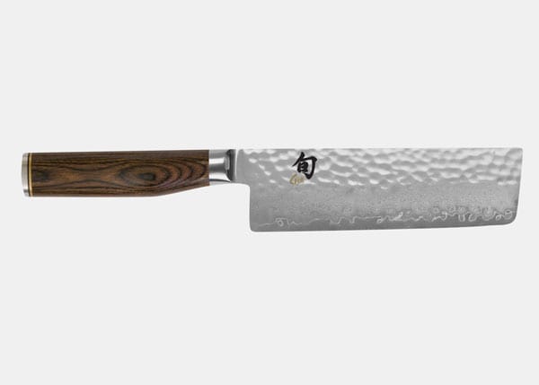 Für einige Messer braucht man schon fast einen Waffenschein: Die handgeschmiedeten Japan Messer aus der "Tim Mälzer Edition" von Kai werden in dem sogenannten "Tsuchime" Schmiedeverfahren nach den Wünschen des Fernsehkochs hergestellt.