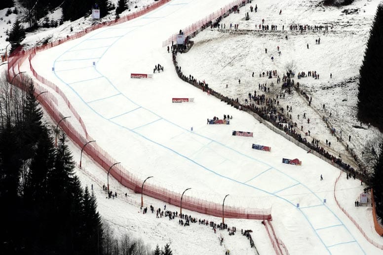 Kitzbühel: Die Streif-Piste in Kitzbühel gilt als eine der steilsten und schwersten Abfahrten. Auf der extrem anspruchsvollen Strecke findet jedes Jahr eine Kombination aus Abfahrt, Super-G und Slalom statt, bei der deutsche Skifahrer erst acht Mal gewinnen konnten. Zuletzt schaffte das Felix Neureuther im Jahre 2010. Rekordsieger ist Anderl Molterer aus Österreich der schon neun Mal gewinnen konnte.
