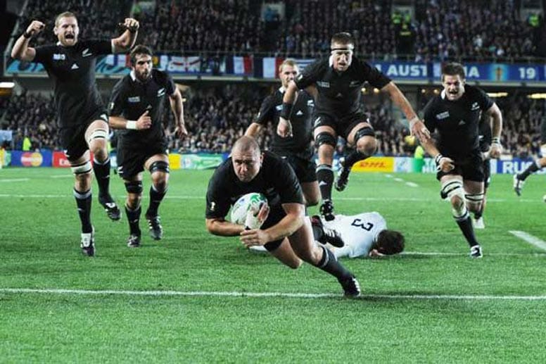 Rugby-WM: Seit 1987 findet die Rugby-Union-Weltmeisterschaft alle vier Jahre statt. Erst sieben Mal wurde der wichtigste Wettkampf der Rugby Union ausgetragen. 2011 gewann Neuseeland das in 205 Länder übertragene Finale. In Deutschland findet die Rugby-WM kaum Beachtung, was auch daran liegt, dass sich das deutsche Team noch nie für einen Titelkampf qualifizieren konnte.