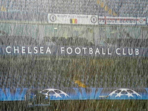 Typisch englisches Regenwetter an der Stamford Bridge im Vorfeld der Champions-League-Partie Chelsea London gegen Benfica Lissabon
