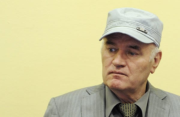 ... und der bosnisch-serbische Armeechef Ratko Mladic. Beide müssen sich vor dem UN-Kriegsverbrechertribunal für Ex-Jugoslawien in Den Haag verantworten.