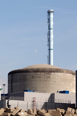 Nach Angaben des Betreibers EDF hätten Feuerwehrleute zwei Brandherde gelöscht. "Es hat keine Verletzten gegeben und das Ereignis hat auf die Umwelt keine Auswirkungen", betonte der Stromkonzern. Nach Angaben des Betreibers EDF hätten Feuerwehrleute zwei Brandherde gelöscht. "Es hat keine Verletzten gegeben und das Ereignis hat auf die Umwelt keine Auswirkungen", betonte der Stromkonzern.