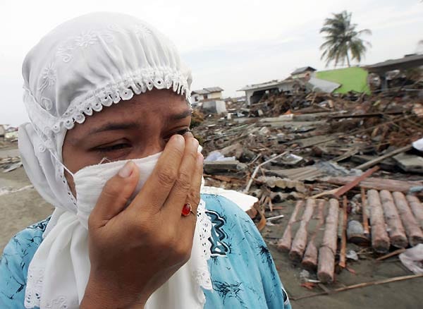 Insgesamt starben durch das sogenannte Sumatra-Andamanen-Beben etwa 230.000 Menschen - allein in Indonesien 165.000. Doch selbst noch in Ostafrika kamen Hunderte ums Leben.