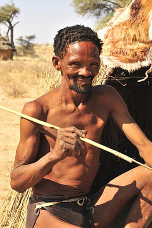 Die Buschmänner vom Stamm der Khomani-San leben noch heute in der Kalahari.