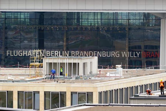 Bald geht der Umzug zum neuen Flughafen Berlins wohl über die Bühne