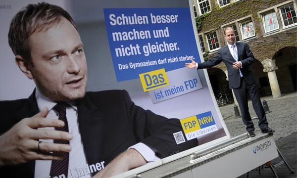Die Wahlkampagne der FDP in Nordrhein-Westfalen ist teuer und radikal zugeschnitten auf einen Mann: Der ehemalige Generalsekretär Christian Lindner soll die Liberalen in den Düsseldorfer Landtag führen.