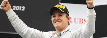 Nico Rosberg jubelt über seinen ersten Grand-Prix-Sieg.