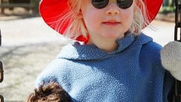 Lydia (heute 10) leidet an Albinismus, einer genetisch bedingten Stoffwechselerkrankung.