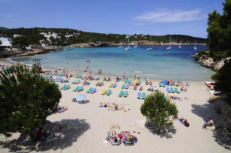 Cala S'Arenal Gran: Ein Strand an der Nordspitze Ibizas