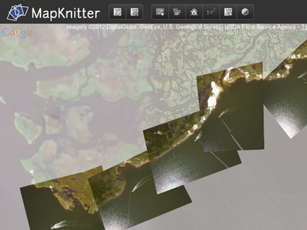 Die Bilder werden dann Online mit dem MapKnitter zu einem Gesamtbild auf der geographisch korrekten Position zusammen gesetzt.