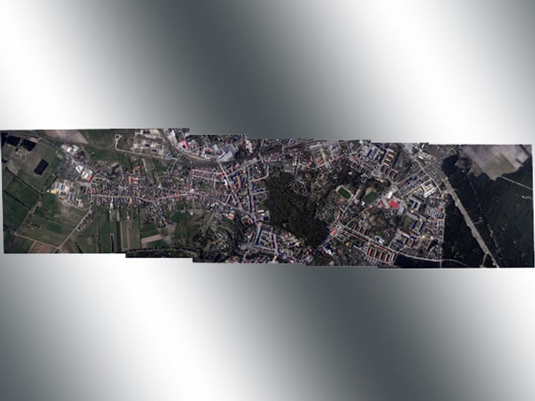 Dies ist eine mit MapKnitter zusammen gesetzte Luftaufnahme der deutschen Stadt Lübben.