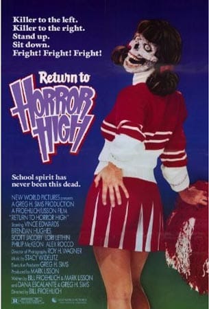 Der Horrorfilm "Return to Horror High" (1987) ist nur etwas für eingefleischte Trash-Fans. Genau diesen Eindruck vermittelt auch das billige Filmplakat. Kleine Randbemerkung: Der damals noch unbekannte George Clooney ist in einer Nebenrolle zu sehen.
