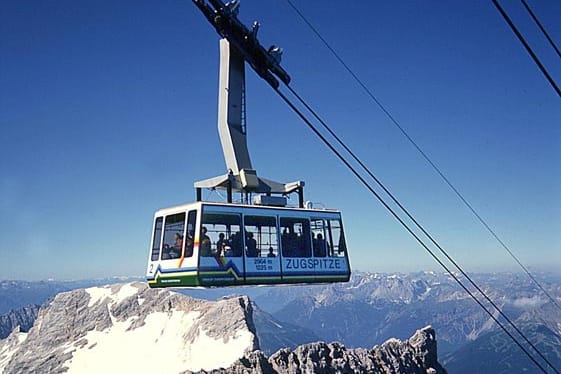 Die alte Eibsee-Seilbahn soll bald ausgedient haben.