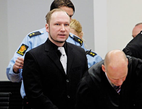 Im weltweit beachteten Prozess gegen Anders Behring Breivik sprach der Massenmörder recht offen über sein Bombenattentat in Oslo und das Massaker auf der Insel Utoya im Juli 2011. 77 Menschen brachte der Norweger insgesamt um. Nachdem ihm volle Schuldfähigkeit attestiert wurde, lautete das Urteil: 21 Jahre Haft, das Höchstmaß. Im weltweit beachteten Prozess gegen Anders Behring Breivik sprach der Massenmörder recht offen über sein Bombenattentat in Oslo und das Massaker auf der Insel Utoya im Juli 2011. 77 Menschen brachte der Norweger insgesamt um. Nachdem ihm volle Schuldfähigkeit attestiert wurde, lautete das Urteil: 21 Jahre Haft, das Höchstmaß.