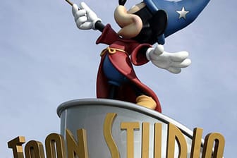 Micky Maus im Disneyland besuchen - das machten im vergangenen Jahr 15,6 Millionen Menschen.