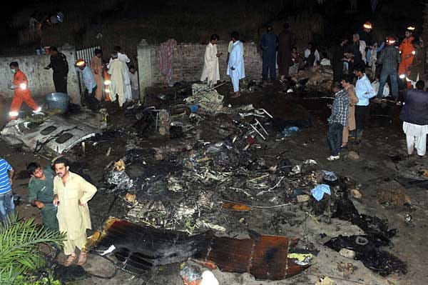 Flugzeugabsturz in Pakistan