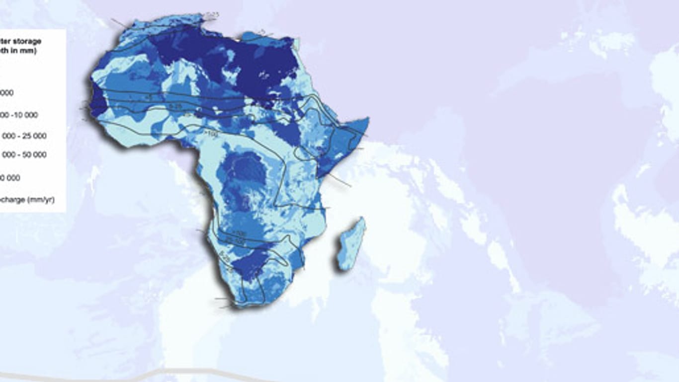 Die Karte zeigt: Unter Afrika befinden sich große Wasser-Reserven