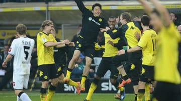 21. April 2012, 20.20 Uhr, Abpfiff im Signal-Iduna-Park. Dortmund gewinnt das Spiel gegen Borussia Mönchengladbach mit 2:0 und verteidigt damit erfolgreich seinen Meistertitel. Shinji Kagawa und seine Mannschaftskollegen stürmen auf den Platz. Sie können ihr Glück kaum fassen.