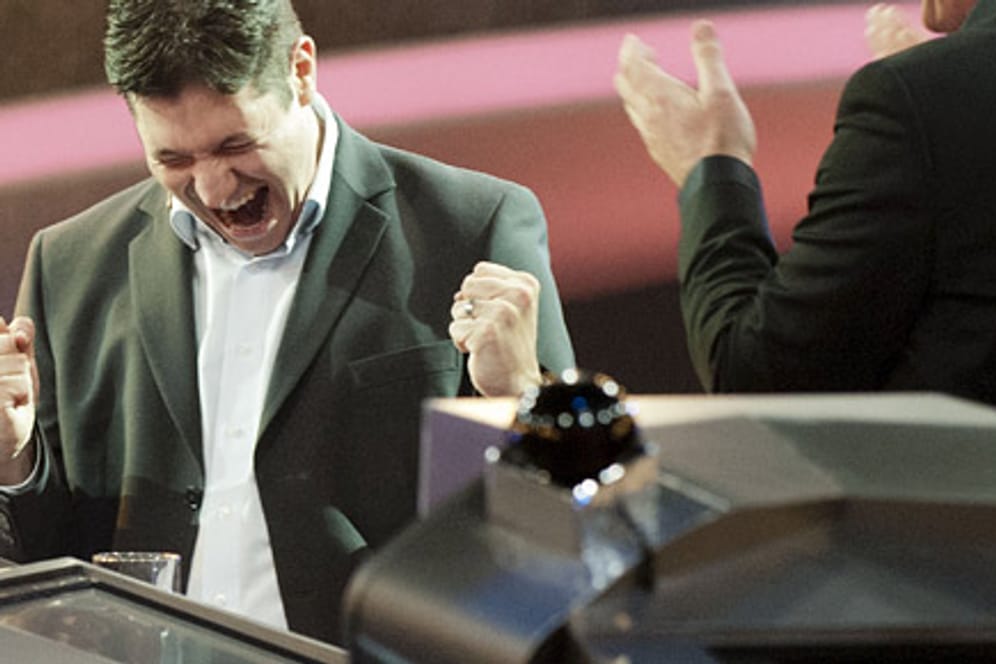 Der 33-jährige Sebastian Jacoby gewann in Jörg Pilawas Show "Super-Champion 2012" 500.000 Euro.