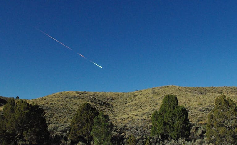 Eine Lichterscheinung am 22. April am Himmel über der Sierra Nevada hat viele Menschen im Westen der USA aufgeschreckt. Wahrscheinlich handelte es sich um einen Meteor.