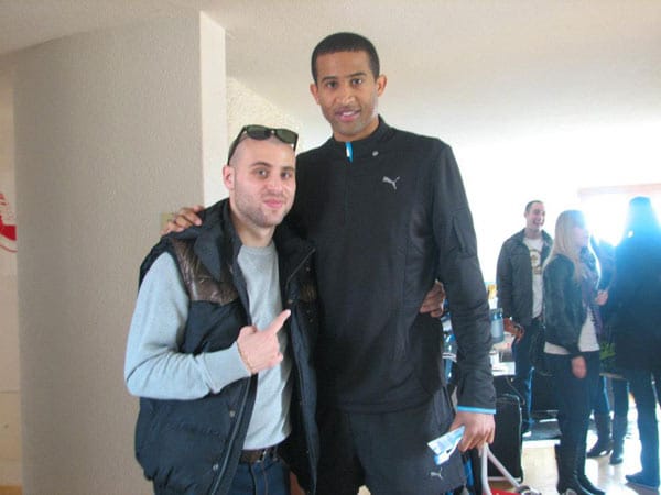 Piller ist gefragt: Ein weiteres Foto mit einem Fan. Piller ist gefragt: Ein weiteres Foto mit einem Fan.