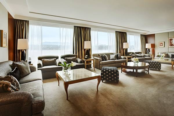 1200 Quadratmeter Luxus erwarten die Gäste hier - und ein toller Blick auf den Genfer See.