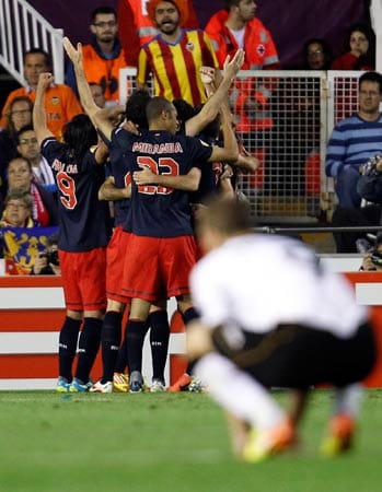 Am Ende zieht Atletico Madrid mit dem Gesamt-Ergebnis von 5:2 souverän ins Finale der Europa League 2012 ein.