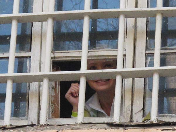 Zudem ist die inhaftierte Timoschenko schwer krank. Der Chef der Berliner Charité, Karl Max Einhäupl, schätzte den Gesundheitszustand der 51-Jährigen als sehr schlecht ein.