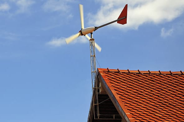 Bislang gibt es nur wenige Windanlagen auf dem Hausdach