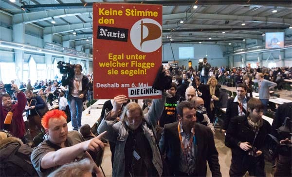 Bundesparteitag der Piraten: Rund 1500 Mitglieder der Piratenpartei kommen in Neumünster zusammen. Dort wird unter anderem das Thema Rechtsextremismus thematisiert.