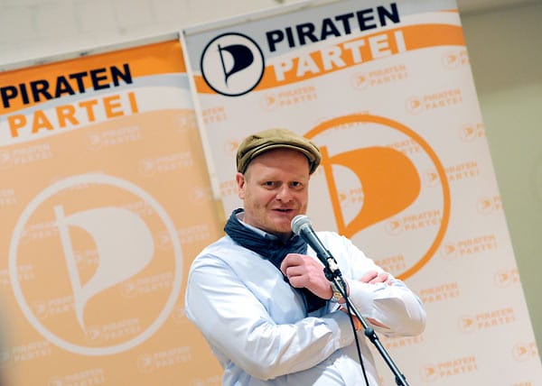 Zum neuen Vorsitzenden der Piraten wird Bernd Schlömer gewählt.