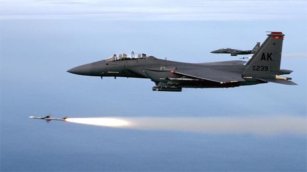 Der F-15E Strike Eagle: eines der Jagdflugzeuge, auf das die USA bisher setzten. Er kann auch aus niedrigen Höhen angreifen.
