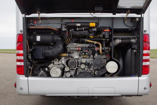 Der Sechszylinder-Diesel mit 12,8 Liter Hubraum leistet 476 PS und schafft bereits die Euro-6-Norm.