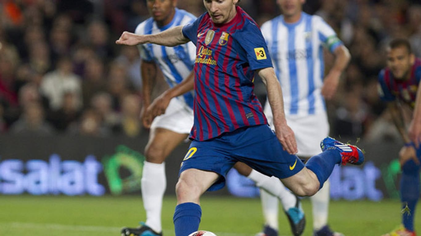 Barca-Star Lionel Messi bei einem seiner Elfmetertore gegen den FC Malaga.