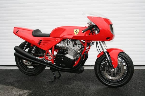 Das Ferrari-Motorrad ist eine umgebaute MV-Agusta
